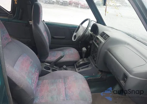 1996 Geo Tracker из США, поврежденный, VIN 2CNBJ1860T6910906